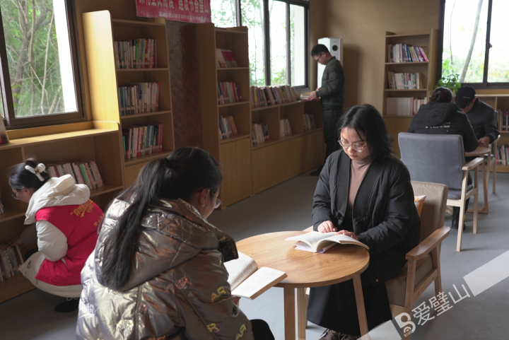 1-1、(通稿)丁家街道：邻家书屋让村民(320308)-20240108092320.jpg