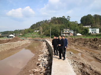 区人大常委会副主任张忠开展河道巡查